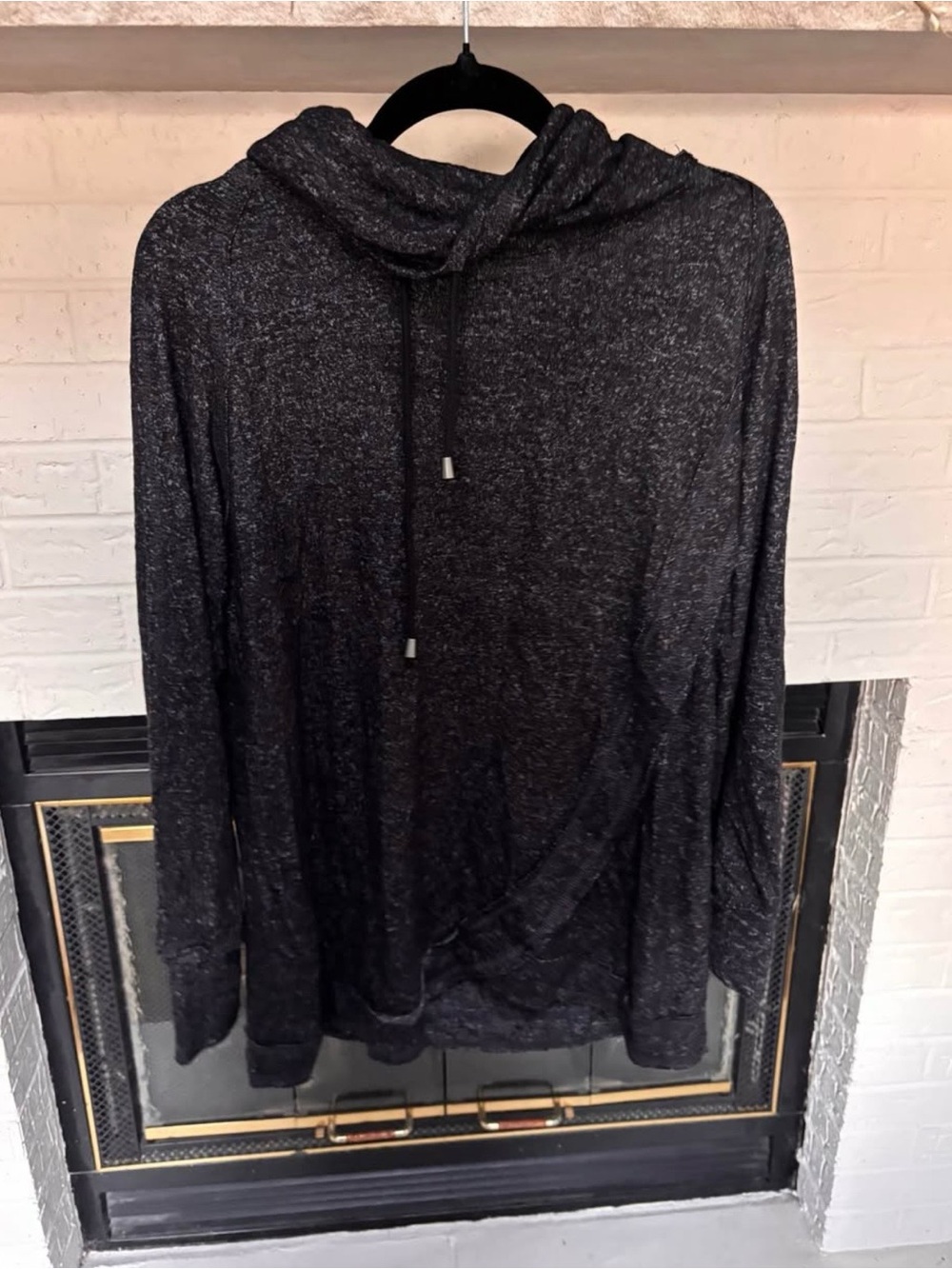 Chelsea & Theodore Men's Black Heather Crewneck Pullover